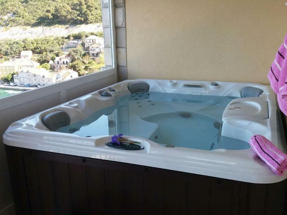 Adriatic - Apartment With Jacuzzi Sobra Екстер'єр фото